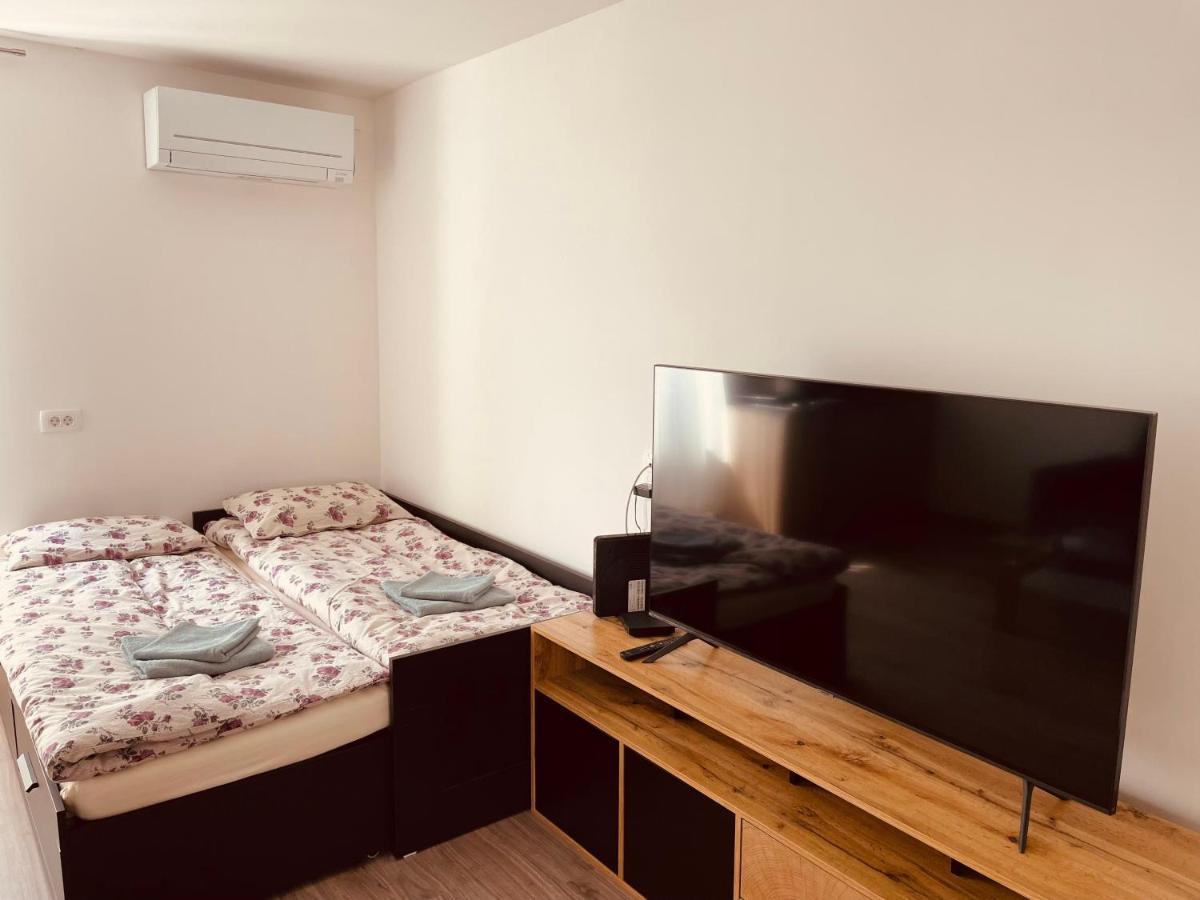 Blue Sky Apartment *